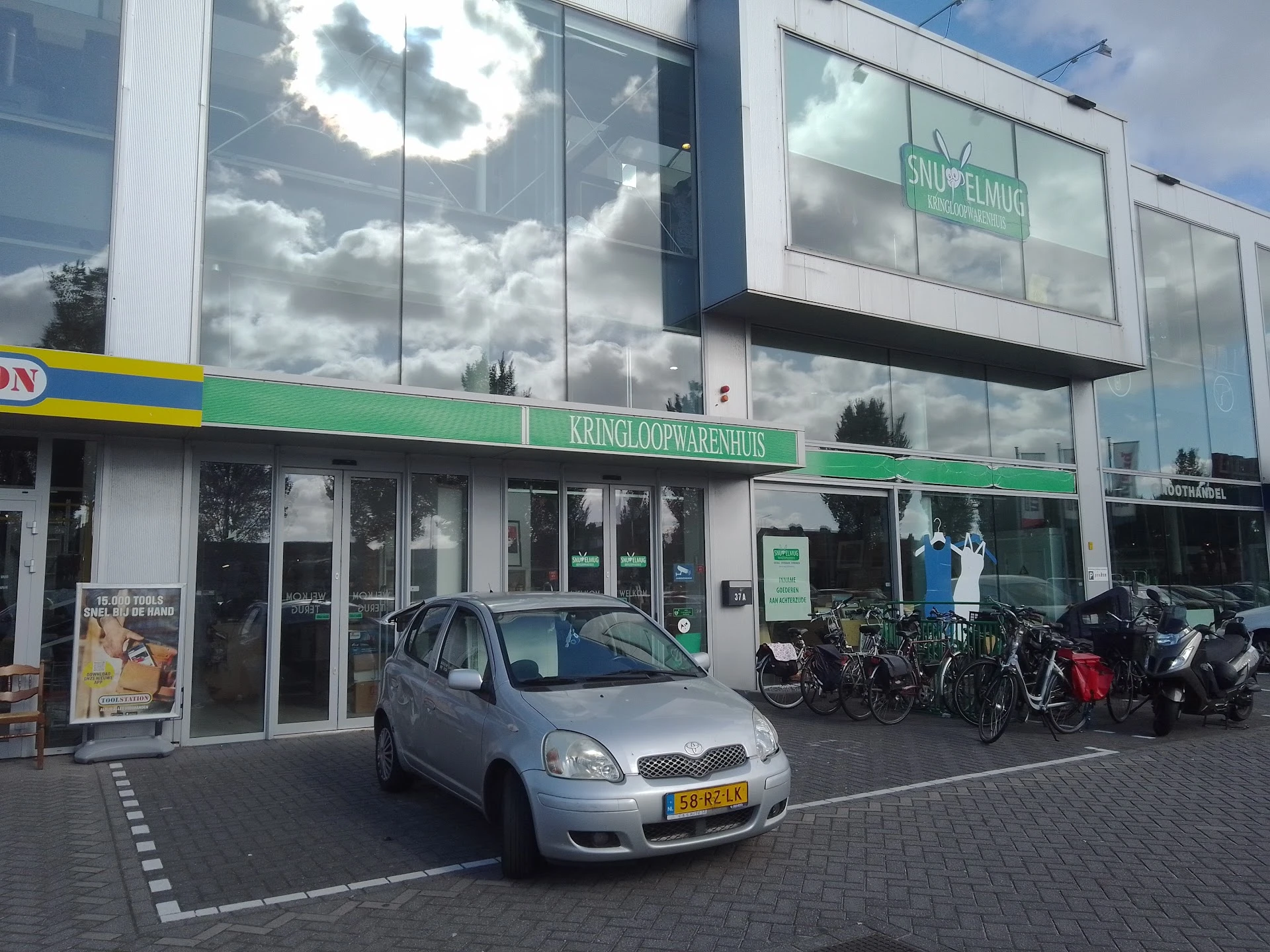 Kringloopwinkel Kringloopwinkel Snuffelmug in Heemstede