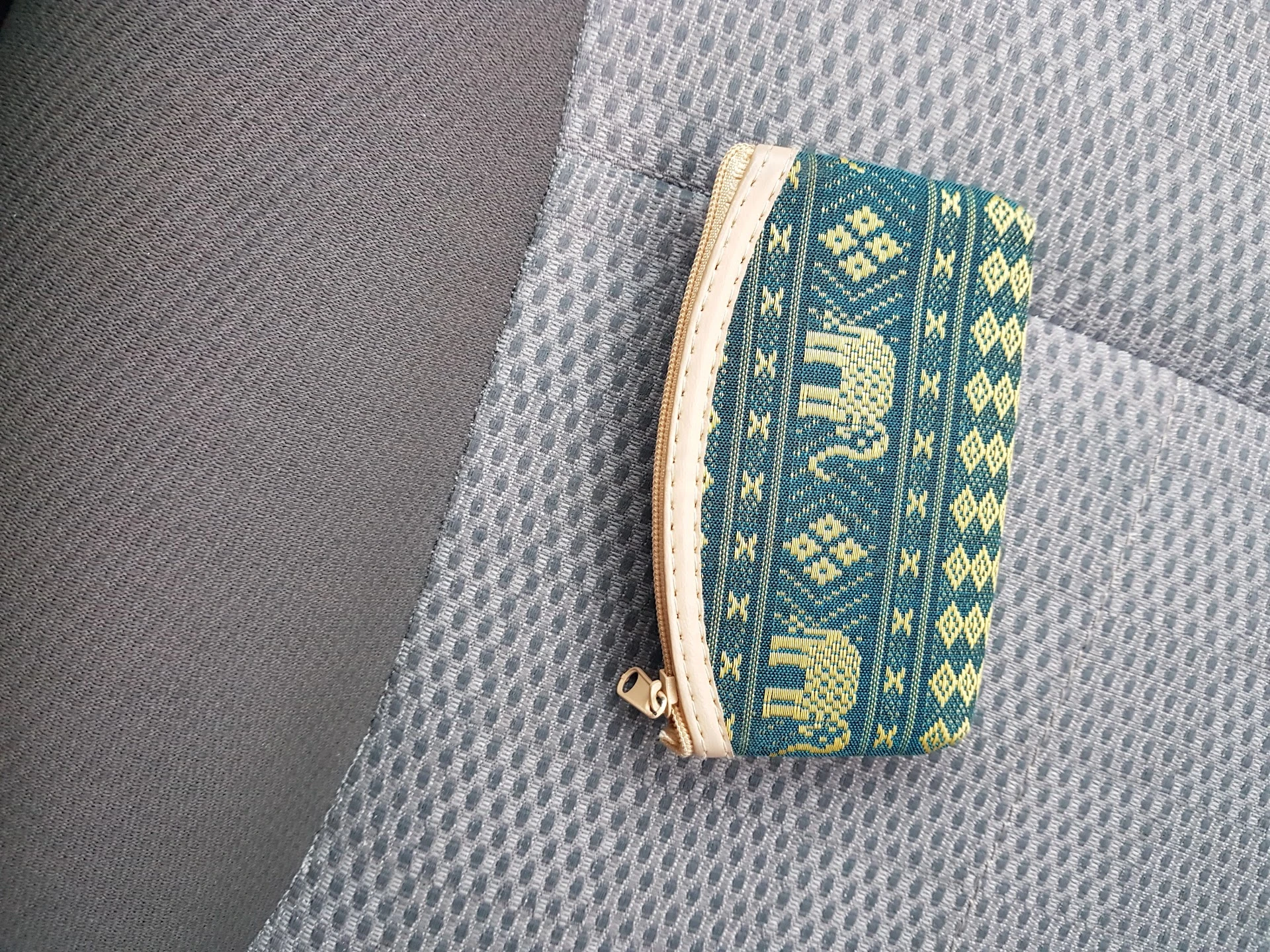 Kringloopwinkel Kringloopwinkel Snuffelmug in Heemstede