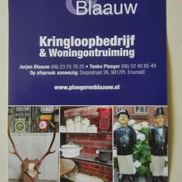 Contactgegevens en logo van kringloopbedrijf & woning­ontruiming met afbeeldingen van gebruiks­artikelen