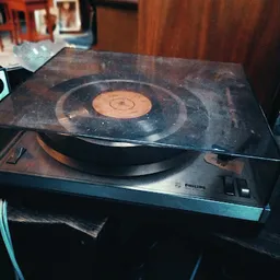 Bezoeker foto van Kringloopwinkel Snuffelschuur Enumatil in Enumatil