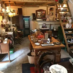 Kringloopwinkel Kringloopwinkel Snuffelschuurtje De Nuister Snuisterij in Nuis