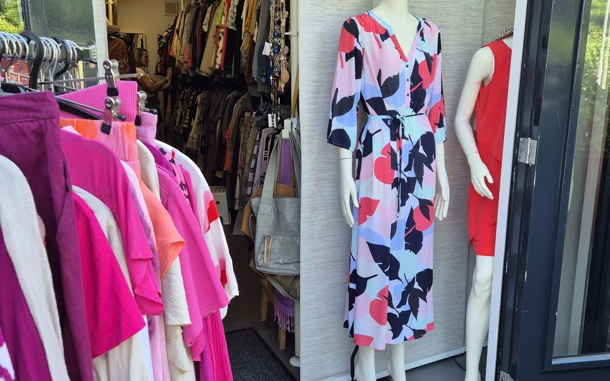 Kringloopwinkel S.O.L.O. /Secondhand Original Lovely Outfit in Gorinchem