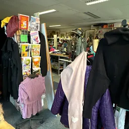 Bezoeker foto van Kringloopwinkel Stichting Be Wise Buy Wise in Drachten