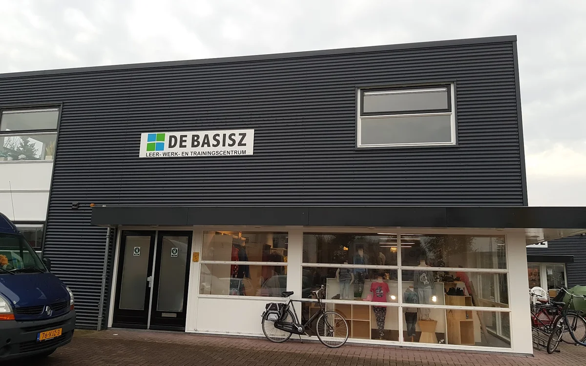 Kringloopwinkel Kringloopwinkel Stichting De Basisz in Zeewolde