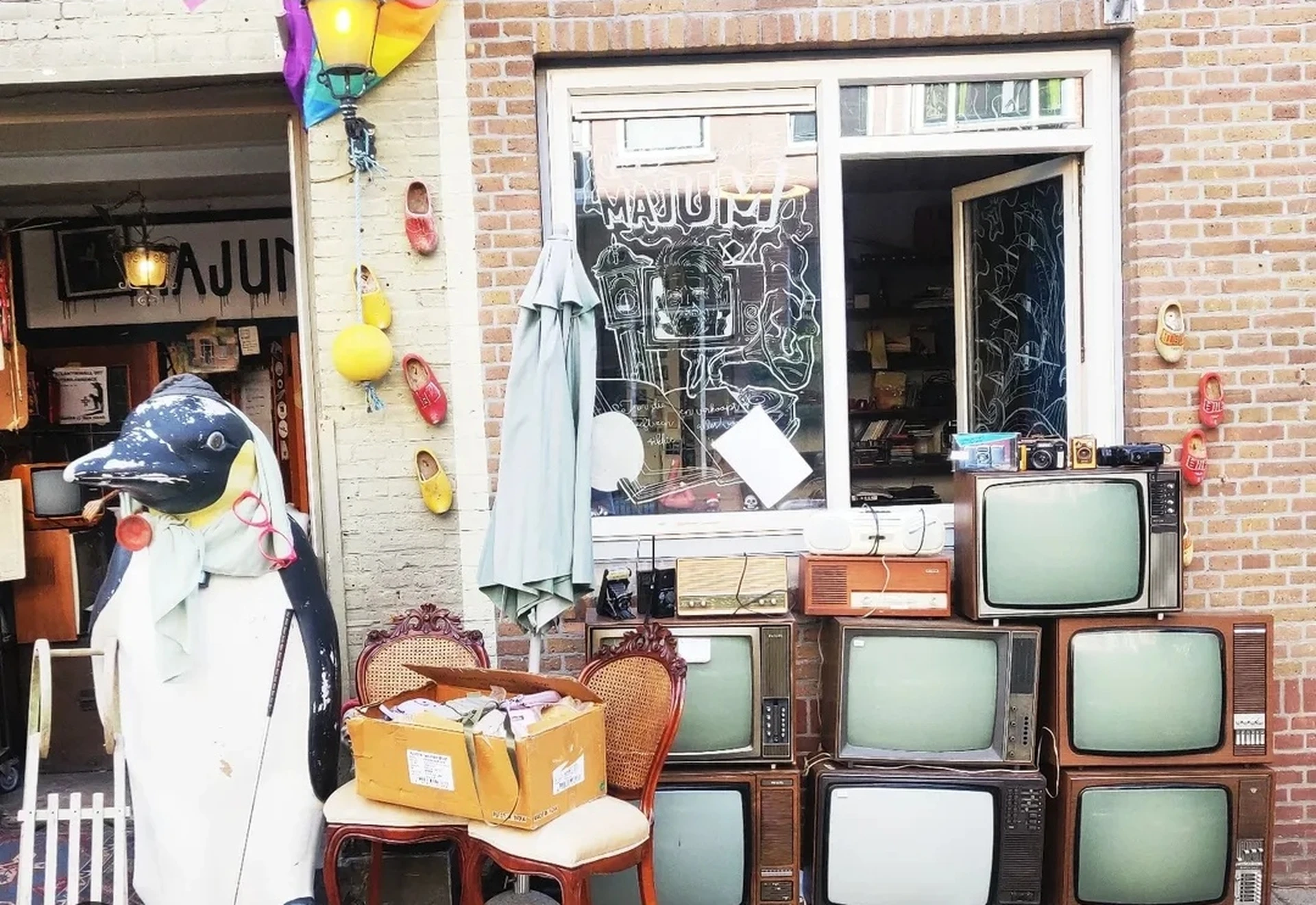 Kringloopwinkel Kringloopwinkel Stichting De Majum in Rotterdam