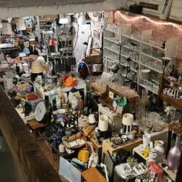 Bezoeker foto van Kringloopwinkel Stichting De Majum in Rotterdam