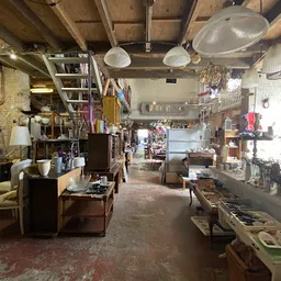 Bezoeker foto van Kringloopwinkel Stichting De Majum in Rotterdam