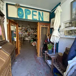 Bezoeker foto van Kringloopwinkel Stichting De Majum in Rotterdam