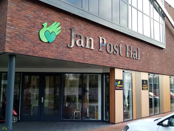 Kringloopwinkel Kringloopwinkel Stichting een helpende hand aan Roemenië in Kampen