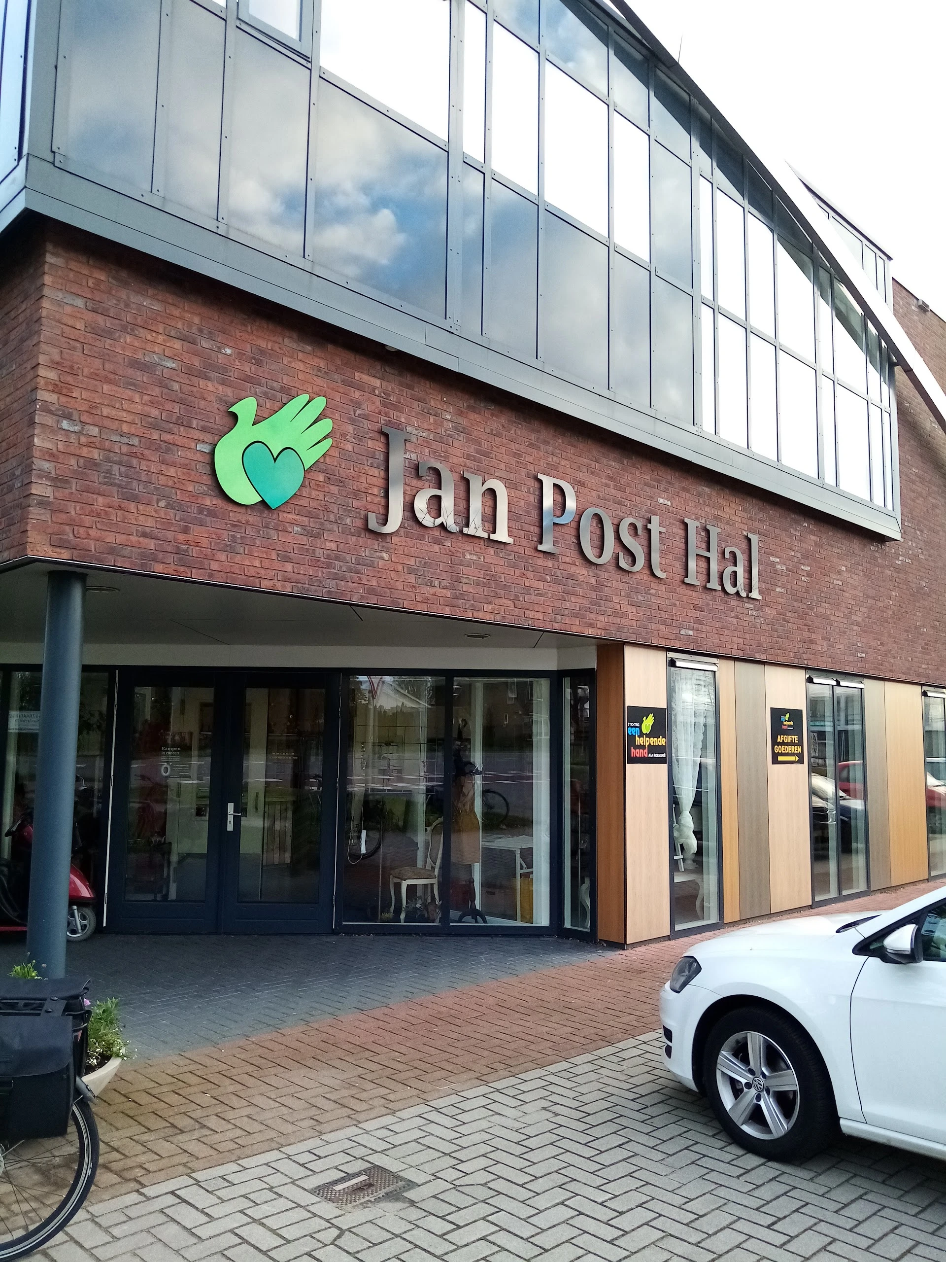 Kringloopwinkel Kringloopwinkel Stichting een helpende hand aan Roemenië in Kampen