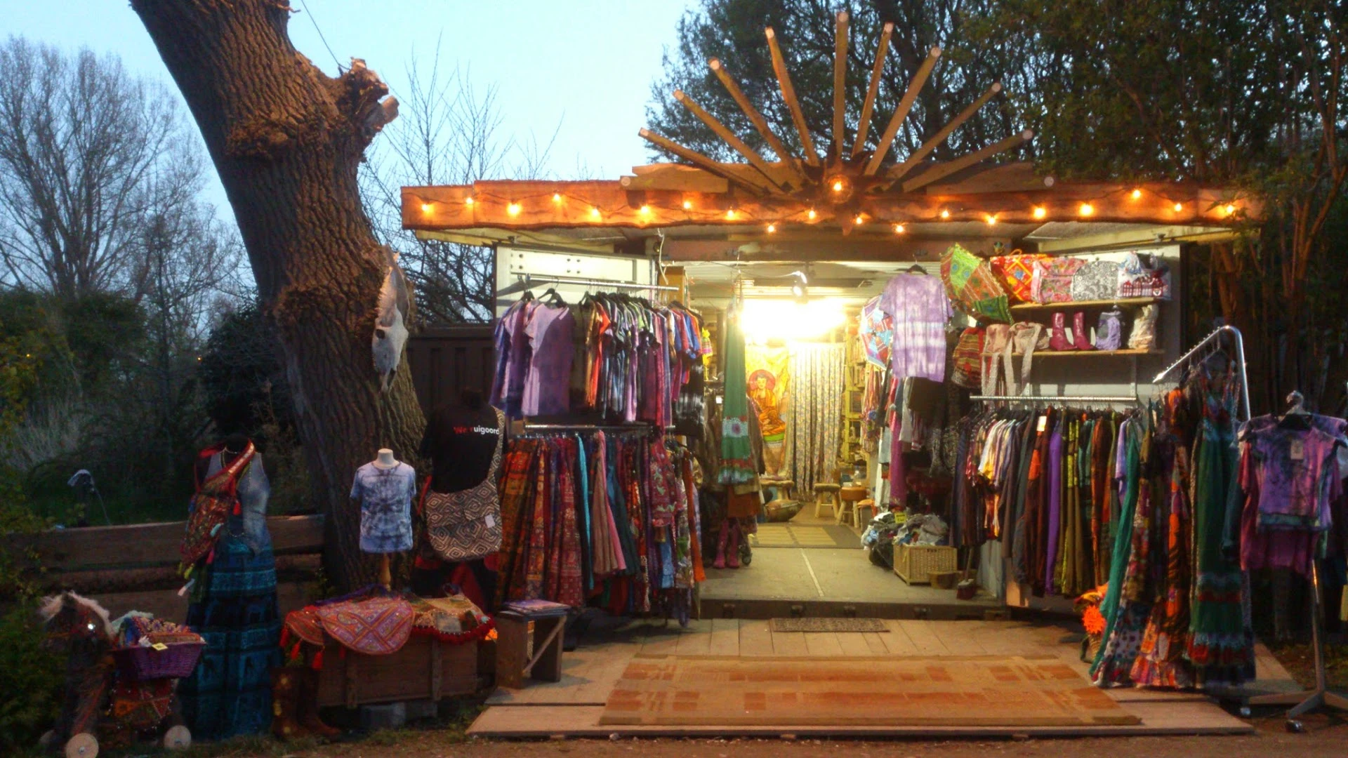 Kringloopwinkel Kringloopwinkel Stichting Hand-Werk in Amsterdam