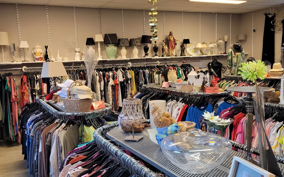 Kringloopwinkel Kringloopwinkel Stichting Kledingbank Zuid in Hoensbroek