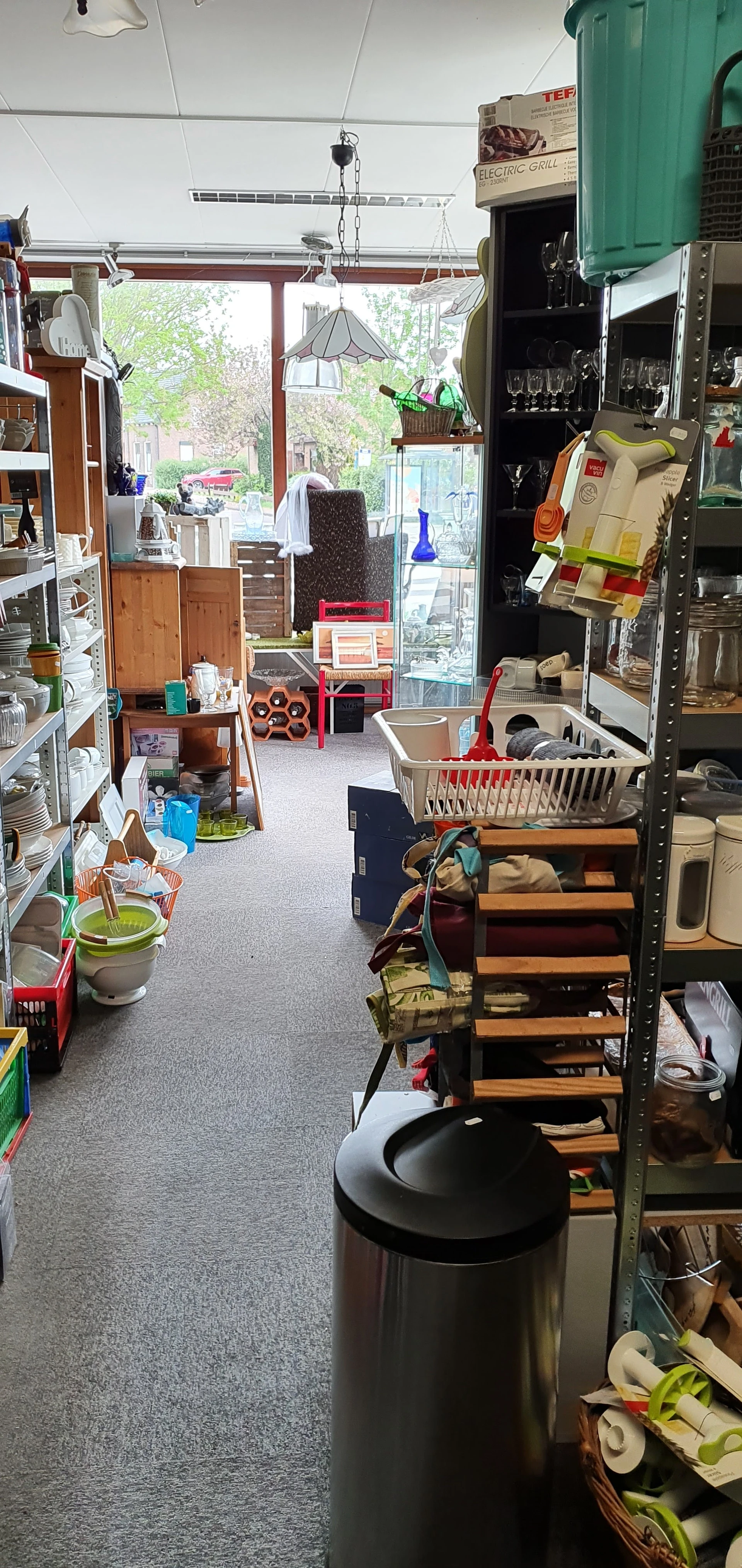 Stichting Kringloop Ameide in Ameide met tweedehands boeken, huis- en inrichting en huishoudelijke apparaten