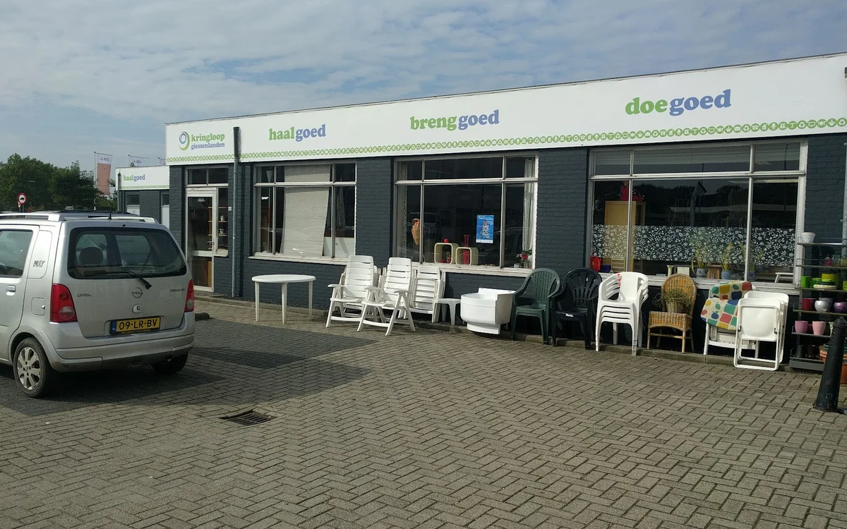 Kringloopwinkel Stichting Kringloop Giessenlanden, in Arkel