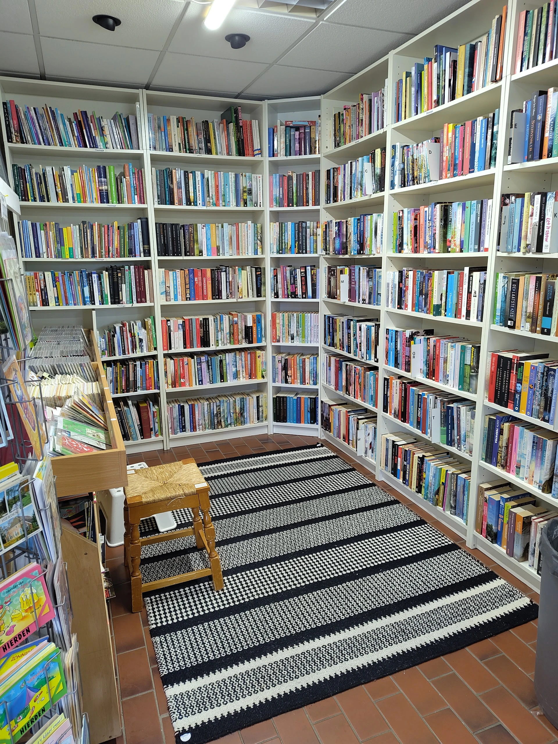 Stichting kringloop Hierden in Hierden met tweedehands meubels en kleding