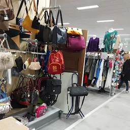 Bezoeker foto van Stichting Kringloop Maasdijk in Maasdijk