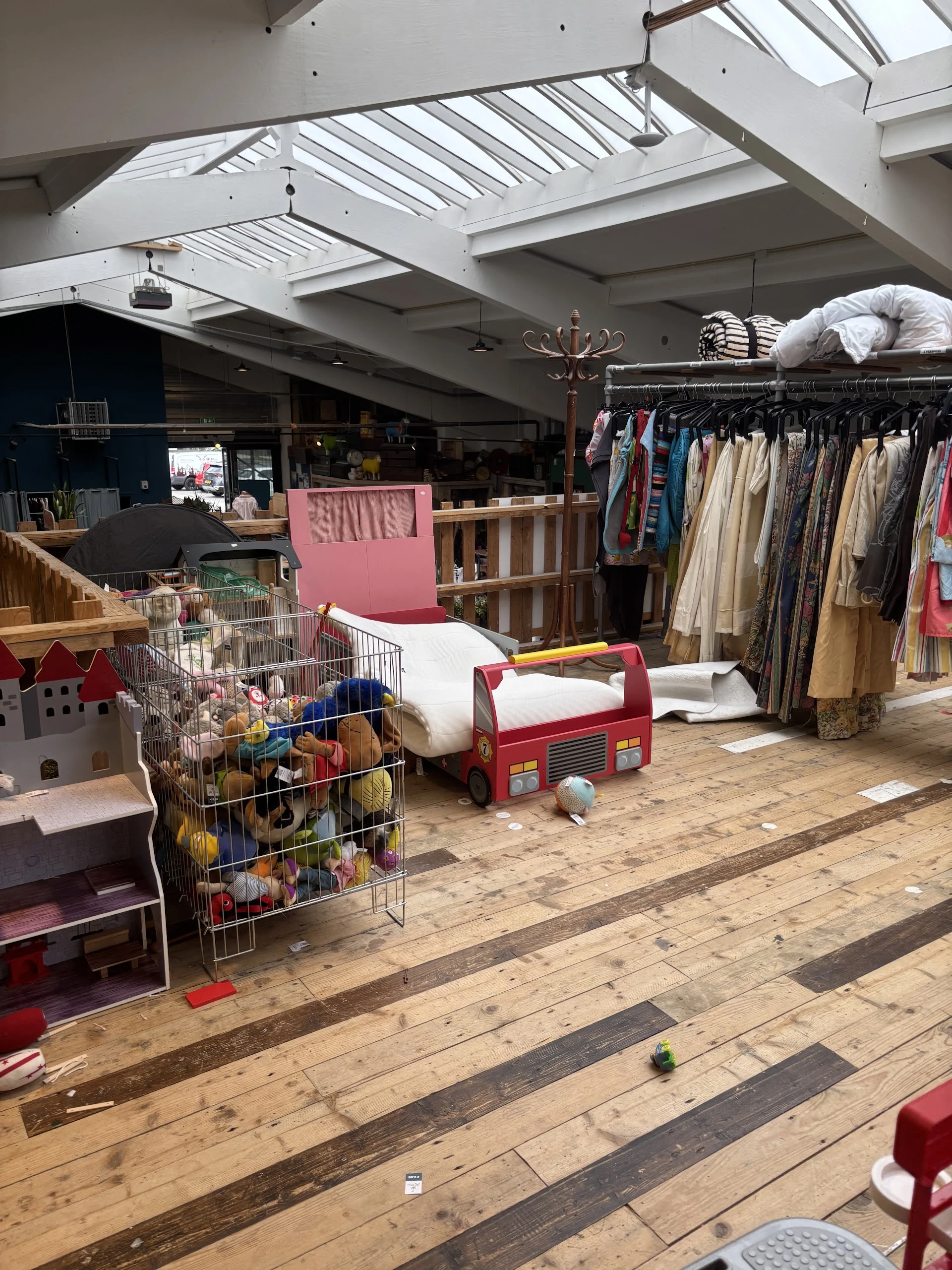 Stichting Kringloop Zwolle in Zwolle met tweedehands bedden, boeken en elektronica