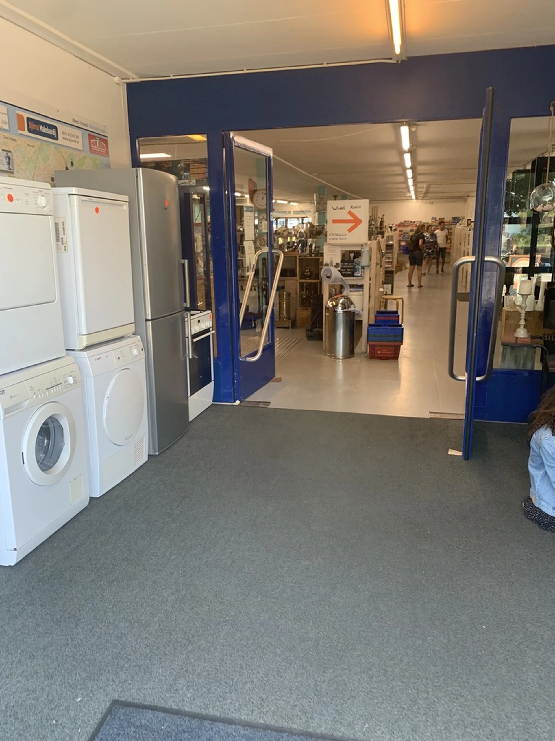 Stichting Kringloopbedrijf Delft in Delft met tweedehands bedden, boeken en huishoudelijke apparaten