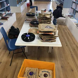 Bezoeker foto van Stichting Kringloopbedrijf Het Warenhuis in Leiden