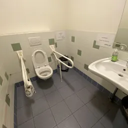 Bezoeker foto van Stichting Kringloopcentrum Spullenhulp in Soest