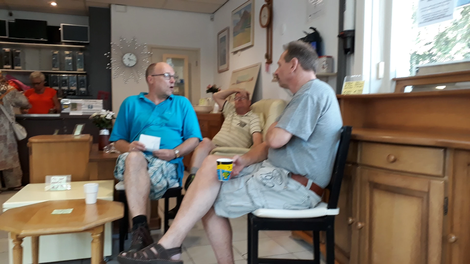 Stichting Kringloopwinkel Harderwijk in Harderwijk met tweedehands boeken, elektrische fietsen en huishoudelijke apparaten