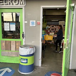 Bezoeker foto van Stichting Kringloopwinkel Helmond in Helmond