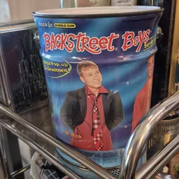 Backstreet Boys verzamelfiguur in verpakking met bubblegum en pop-up functie