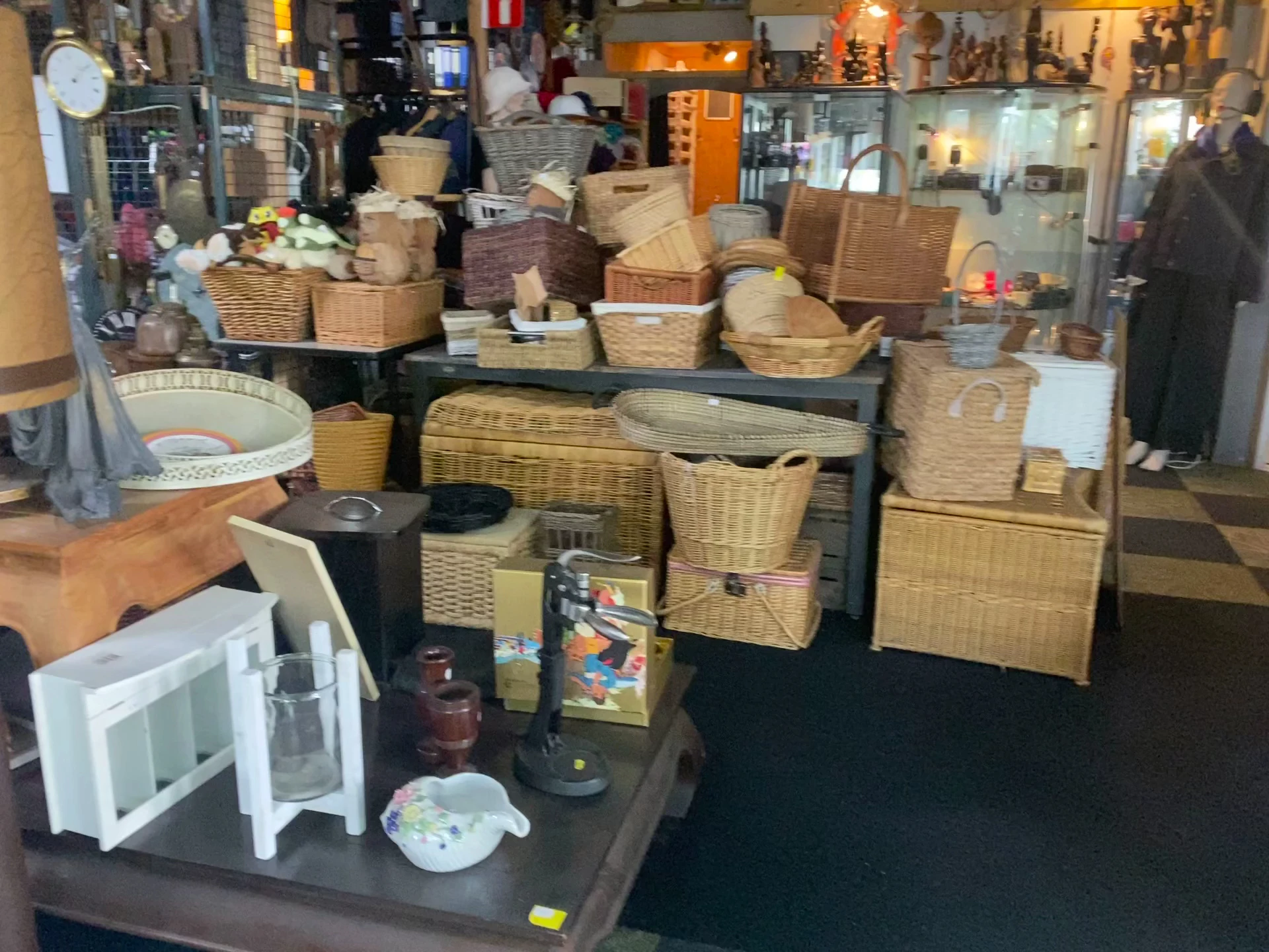 Kringloopwinkel Kringloopwinkel Stichting Robin hoed in Dedemsvaart