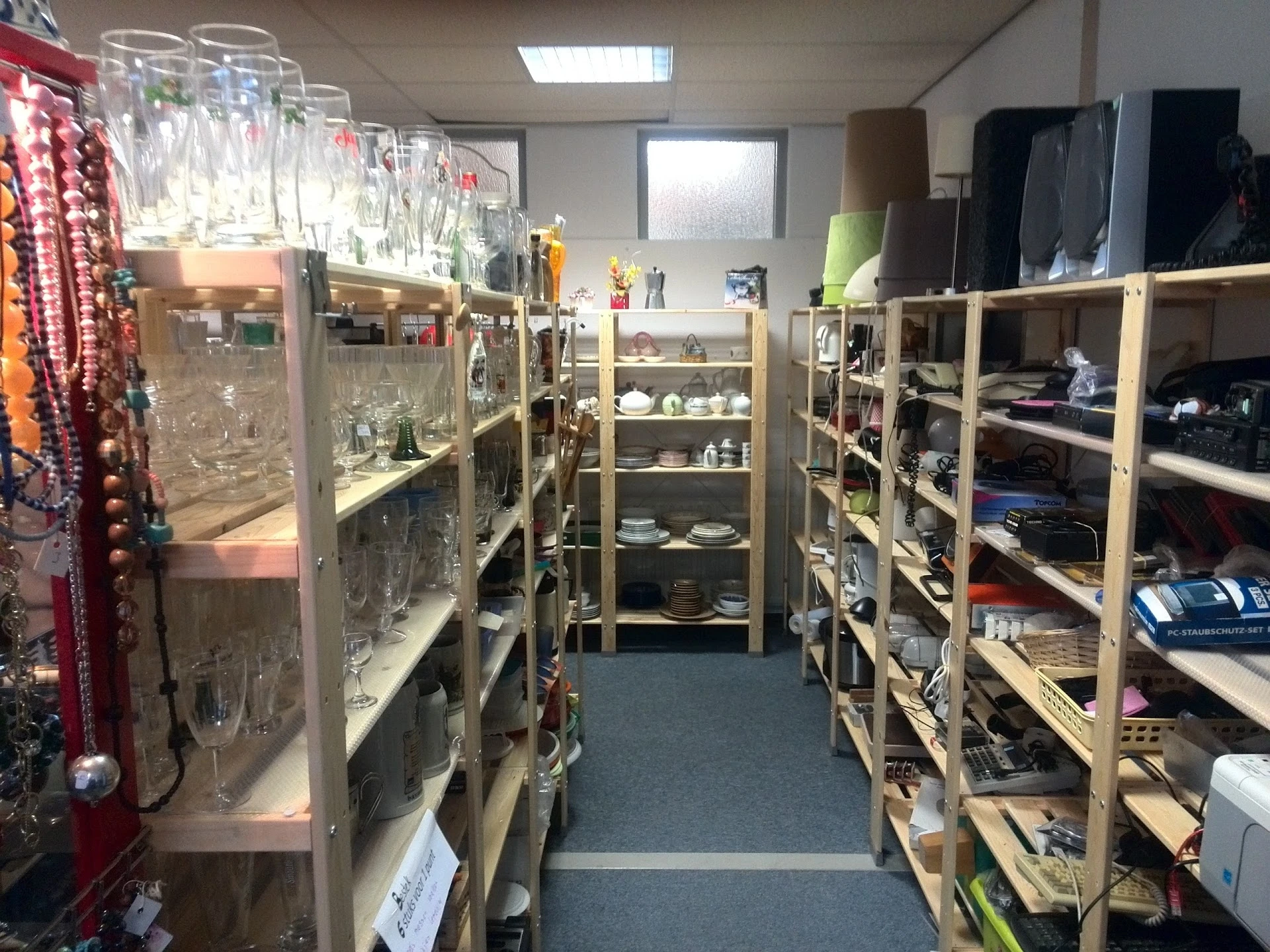 Kringloopwinkel Stichting Ruilwinkel Eygelshoven in Eygelshoven met tweedehands boeken, huishoudelijke artikelen en kleding