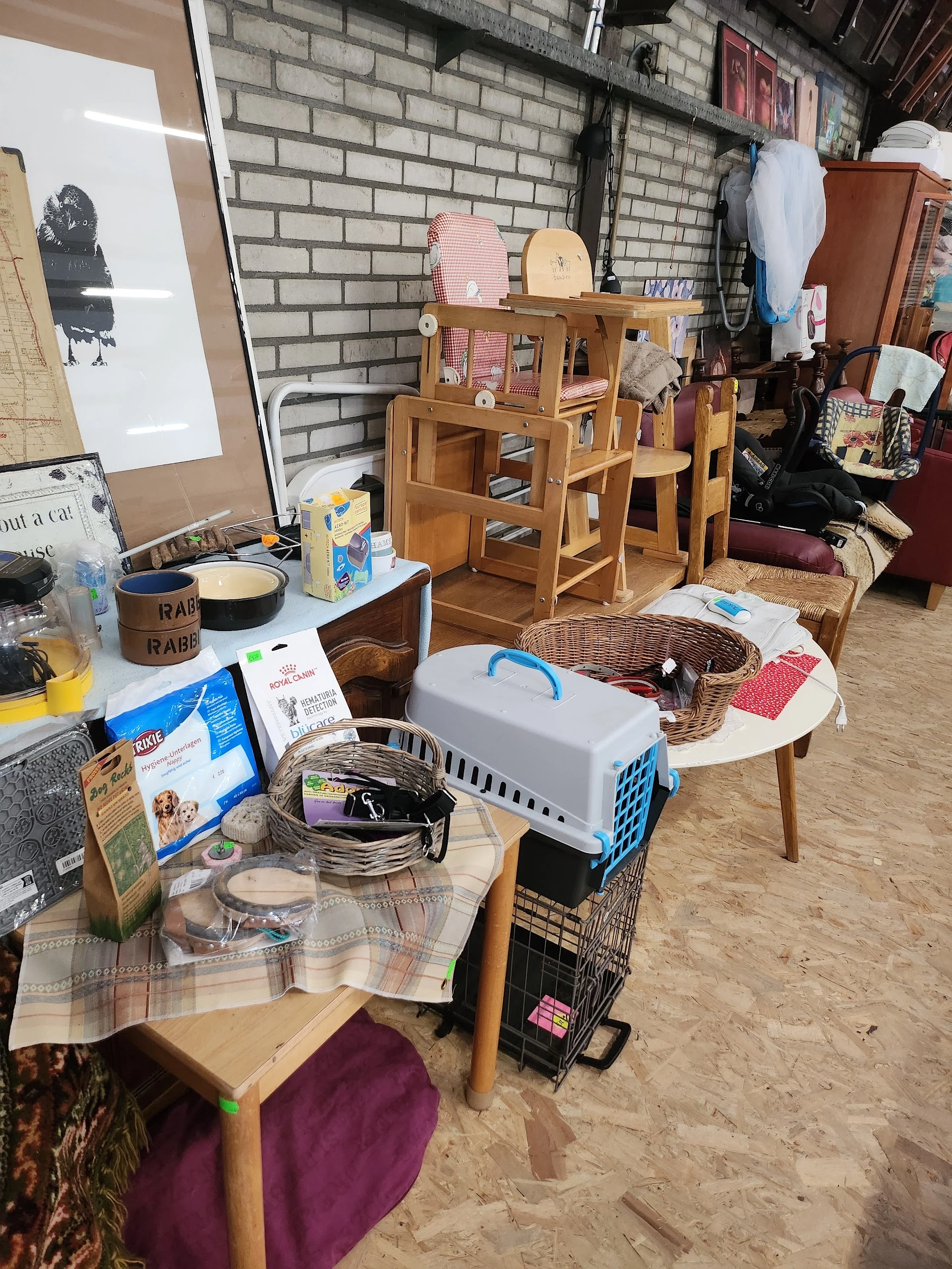 Stichting TeJou - Dagbesteding en Kringloopwinkel in Bitgum met tweedehands boeken, kleding en speelgoed