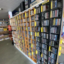 Bezoeker foto van Kringloopwinkel Stichting Woerden Helpt Oost-Europa in Woerden