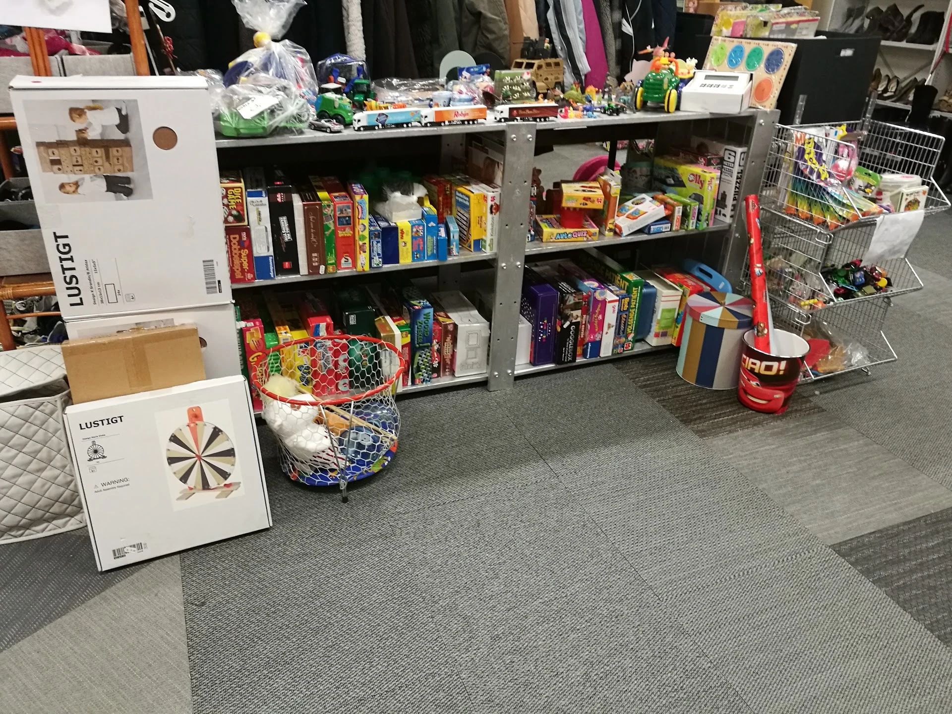 Kringloopwinkel Kringloopwinkel Stichting WW Help Ons Helpen in Breda