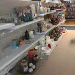 Bezoeker foto van Kringloopwinkel Stichting Zolder van Den Helder in Den Helder