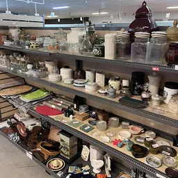 Bezoeker foto van Kringloopwinkel Stichting Zolder van Den Helder in Den Helder