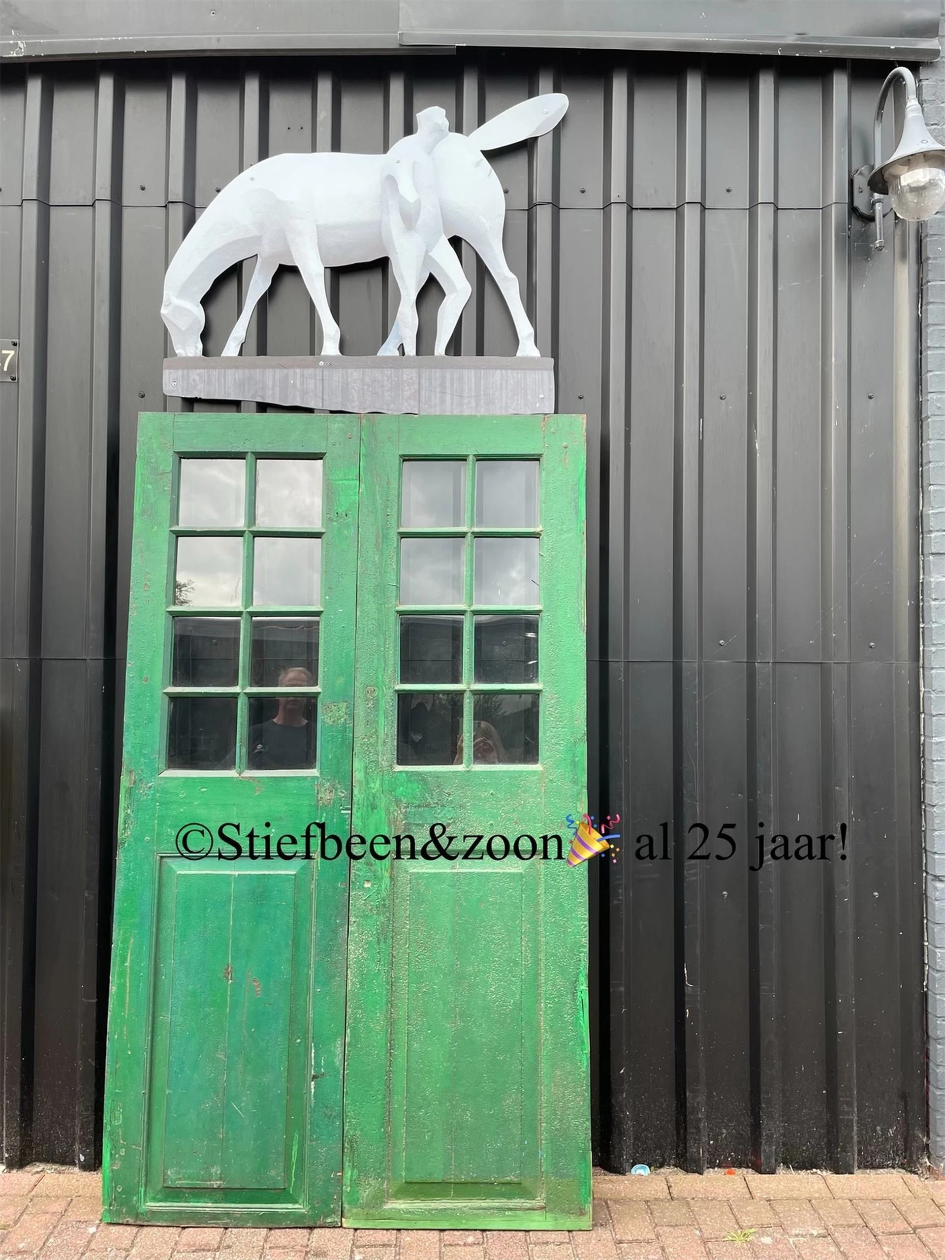 Kringloopwinkel Stiefbeen & Zoon in Groningen in Groningen Stad met tweedehands boeken, huishoudelijke apparaten en meubels