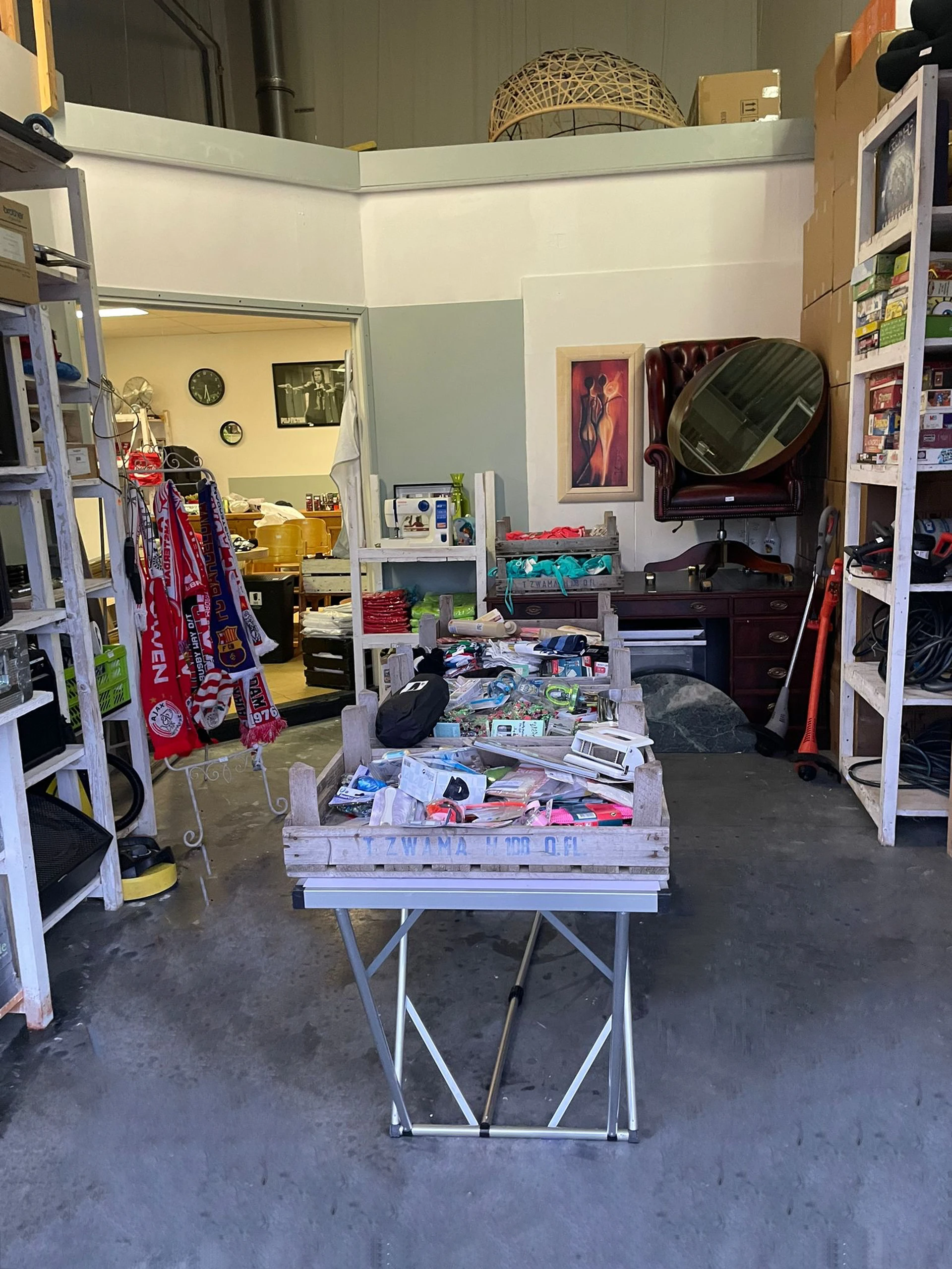 Storagestars Kringloopwinkel Lelystad in Lelystad met tweedehands boeken, bouwmaterialen en computers