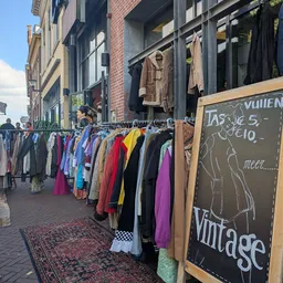 Kringloopwinkel Strunema in Leeuwarden