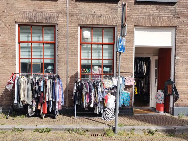 Kringloopwinkel Kringloopwinkel 't Guus 2e hands kinder kleding in Middelburg