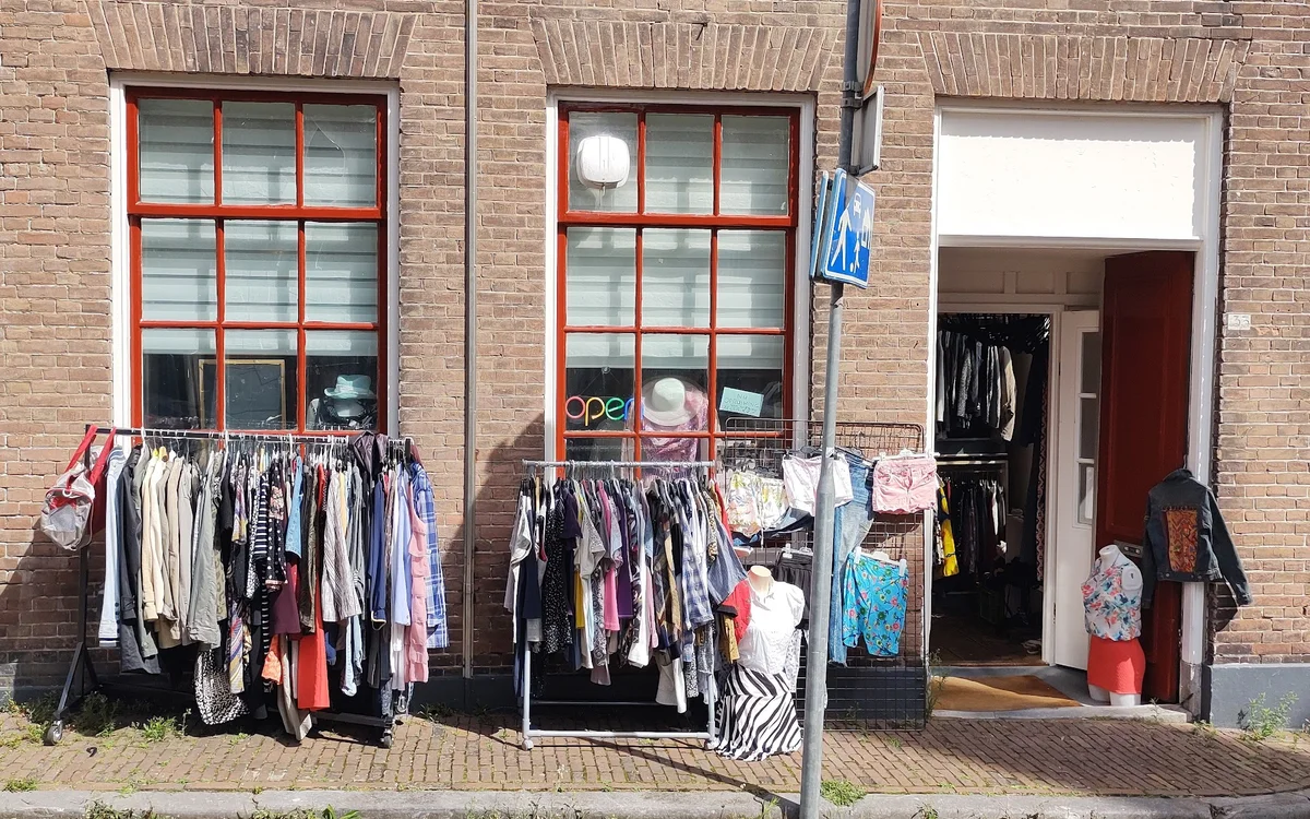 Kringloopwinkel Kringloopwinkel 't Guus 2e hands kinder kleding in Middelburg