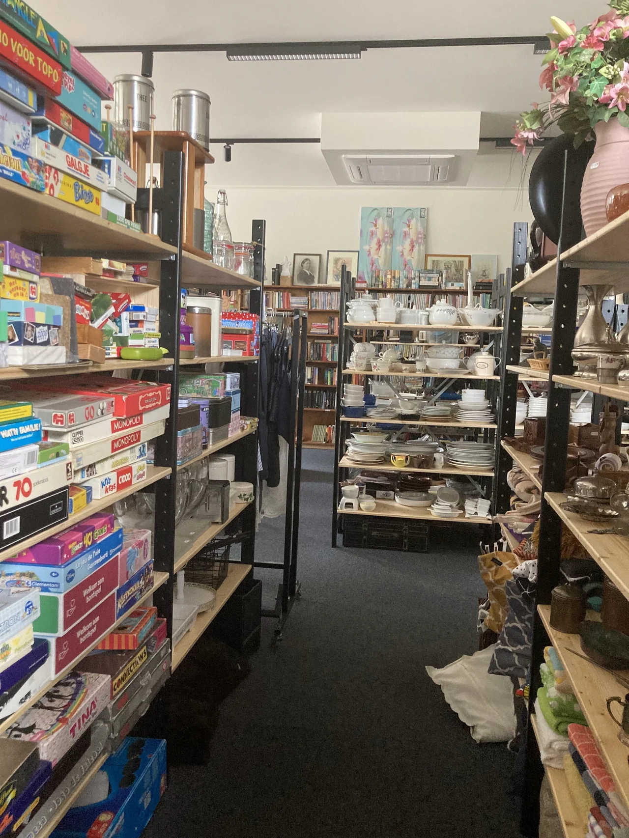 Foto van 't Kerkerf Kringloop in Lunteren - Inside in Lunteren