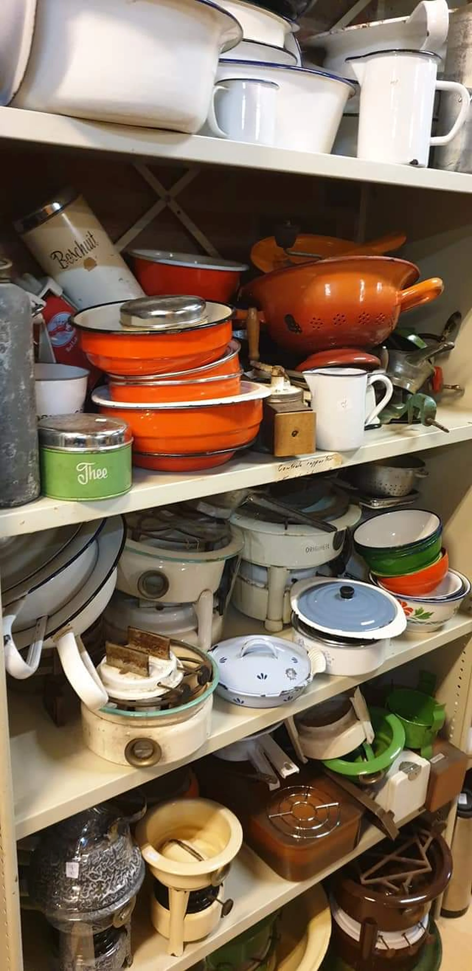 't Olde Gre-j in Didam met tweedehands meubels en kleding