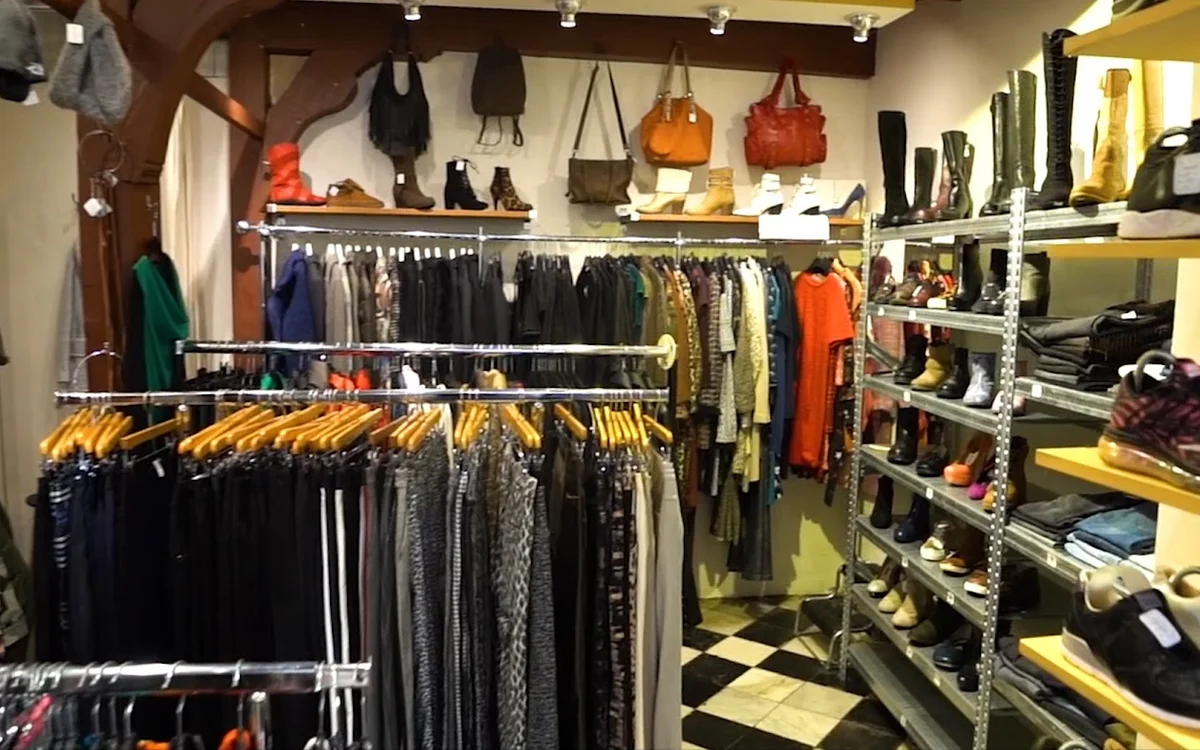 Kringloopwinkel Kringloopwinkel 't Winkeltje - Gebruikte Kwaliteitskleding in Landsmeer