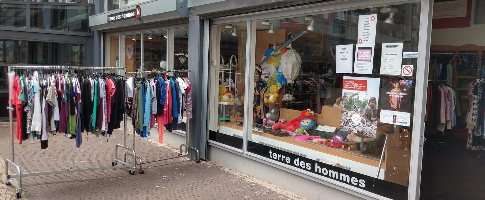 Kringloopwinkel Kringloopwinkel Terre des Hommes winkel Amsterdam in Amsterdam