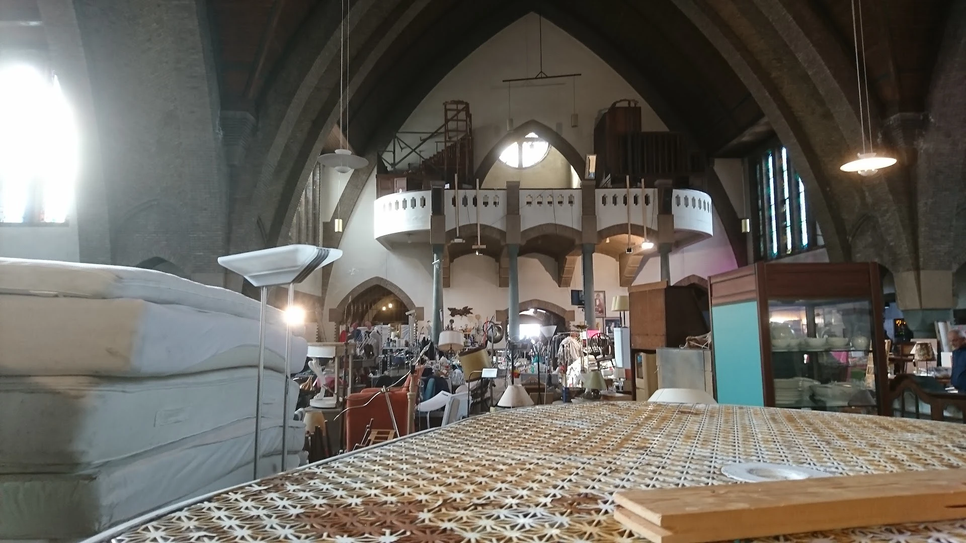 Kringloopwinkel Terre des Hommes winkel Den Haag in Den Haag met tweedehands boeken, huis- en inrichting en kleding