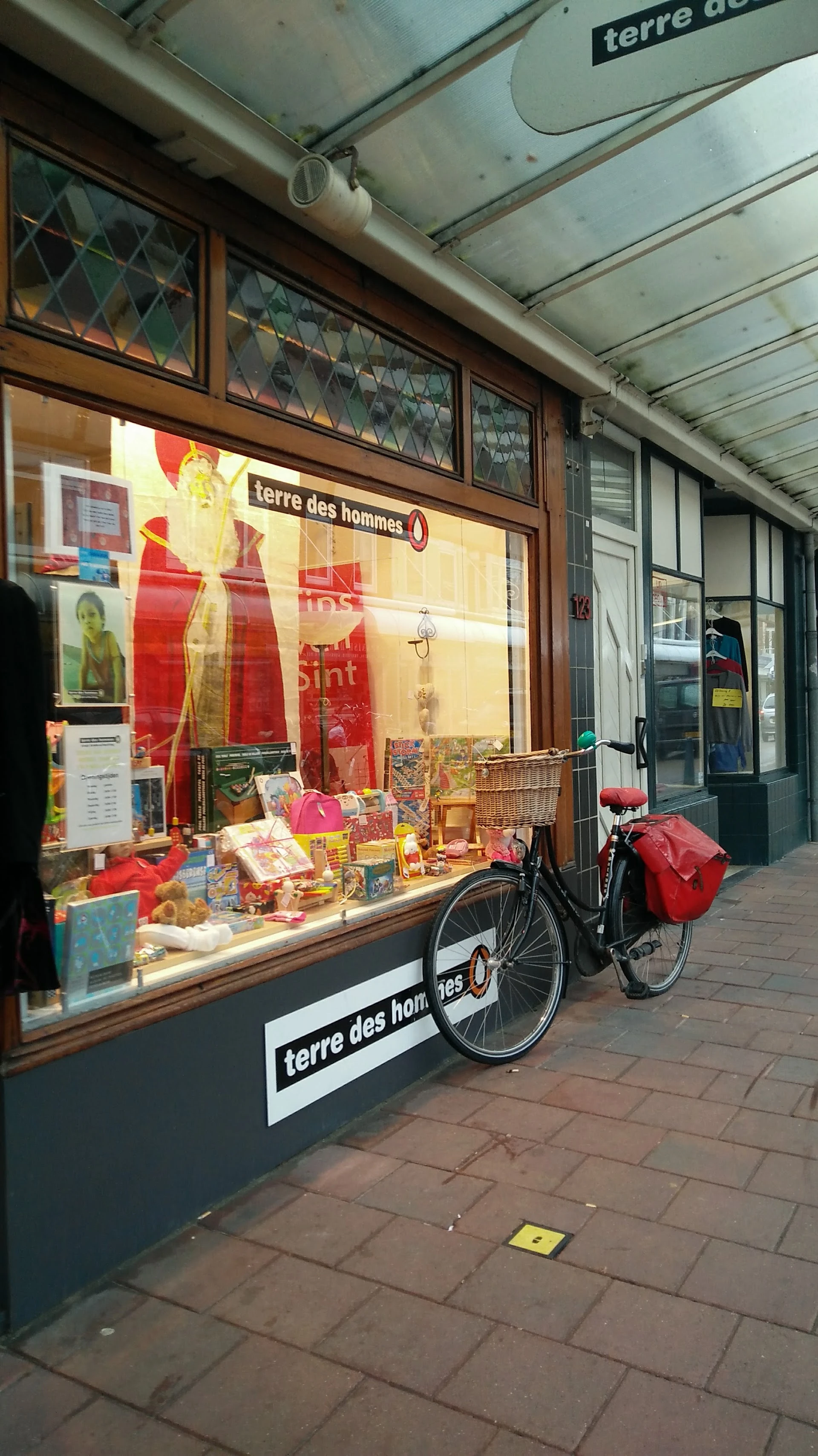 Kringloopwinkel Kringloopwinkel Terre des Hommes winkel Haarlem in Haarlem