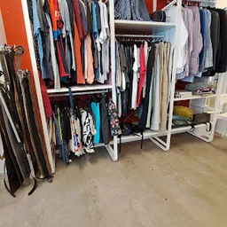 Bezoeker foto van Kringloopwinkel Terre des Hommes winkel Helmond in Helmond