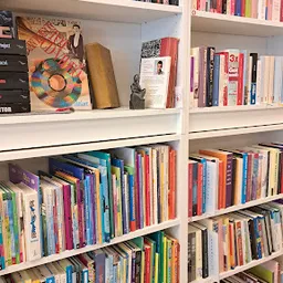 Bezoeker foto van Kringloopwinkel Terre des Hommes winkel Helmond in Helmond