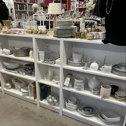 Bezoeker foto van Kringloopwinkel Terre des Hommes winkel Helmond in Helmond