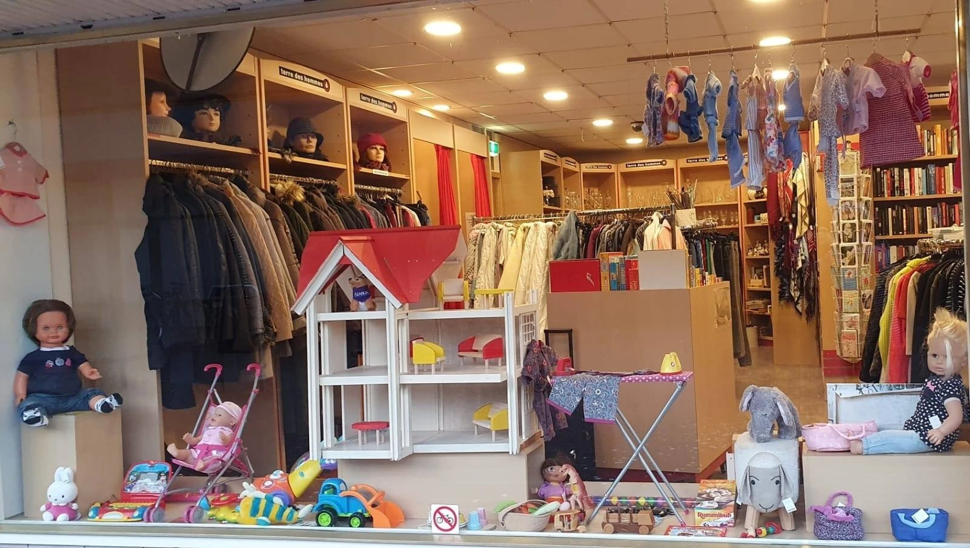 Foto gedeeld door eigenaar van Kringloopwinkel Terre des Hommes Winkel Hengelo in Hengelo