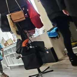 Bezoeker foto van Kringloopwinkel Terre des Hommes winkel Hilversum in Hilversum